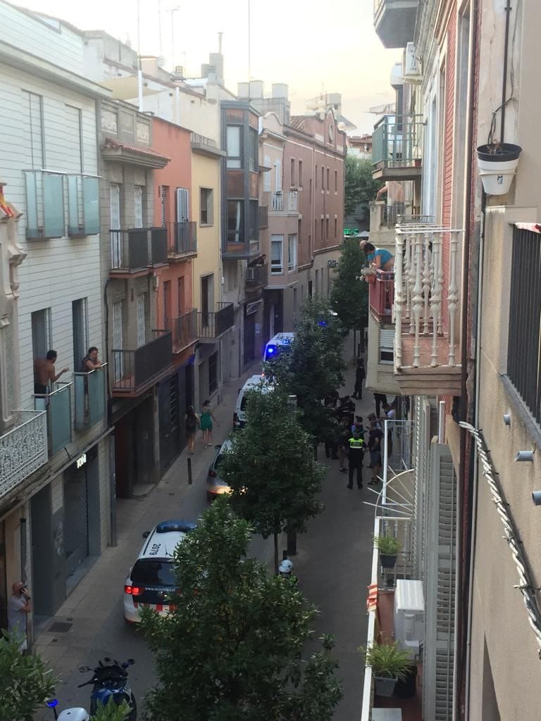 Operatiu policial i desallotjament d'un edifici ocupat al carrer Sant Agustí de Mataró. Foto: Cedida