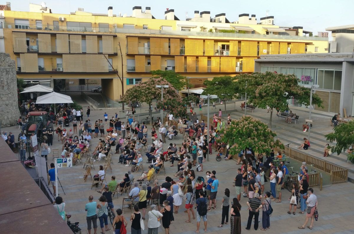 Acte de presentació de La Feixa a la Plaça de la Muralla