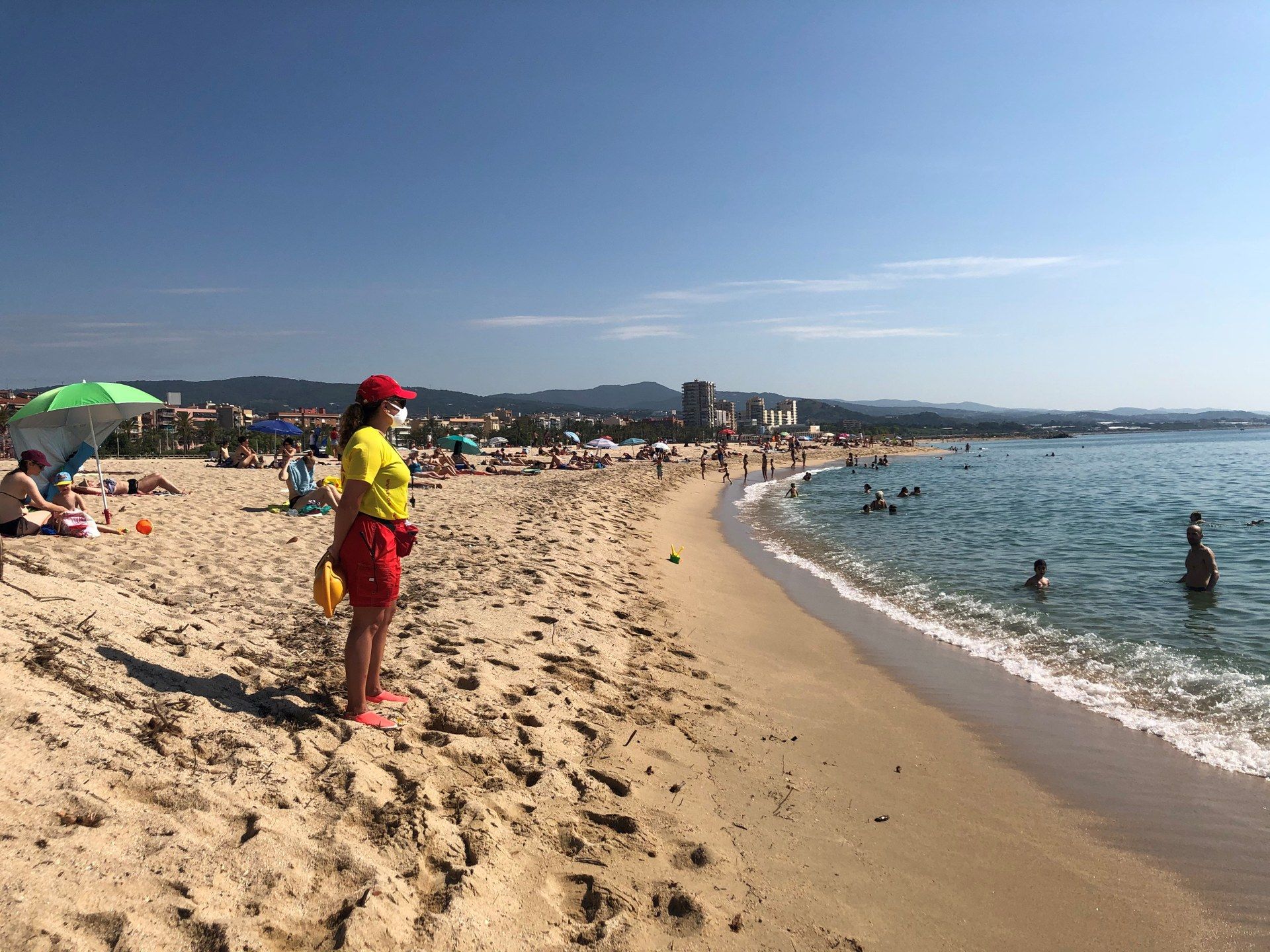 Servei de socorrisme i control d'accessos a la platja de Mataró, l'estiu de 2020. Foto: Ajuntament