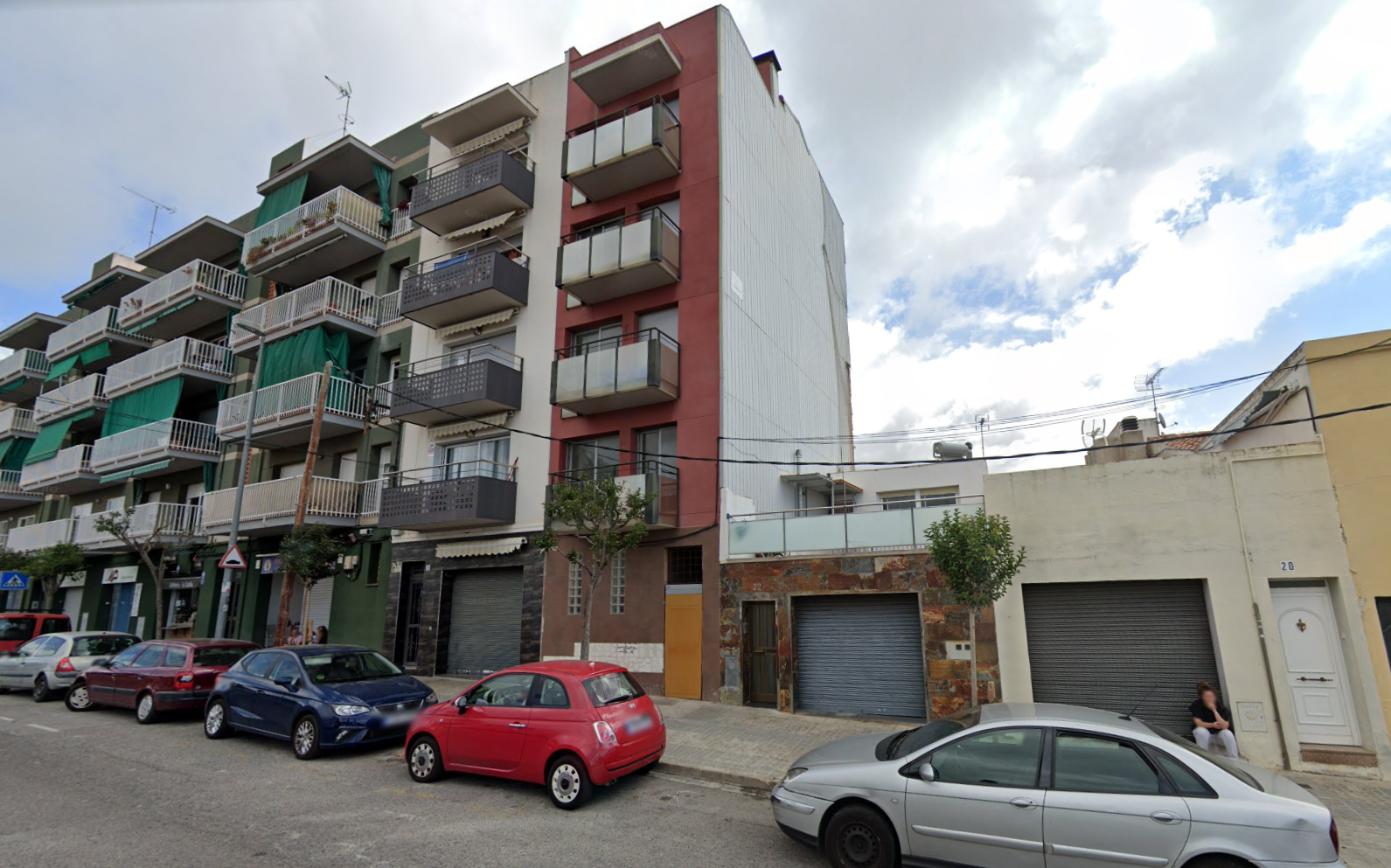 El edificio de la calle Galicia del barrio de la Llàntia que ha sido desalojado