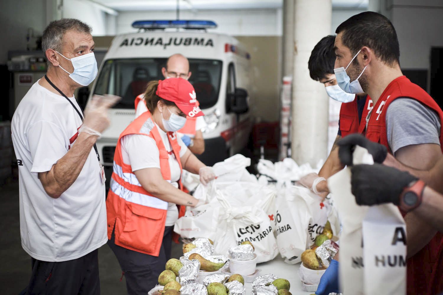 El voluntariat, més necessari que mai. Fotos: @lauracarrau_photo