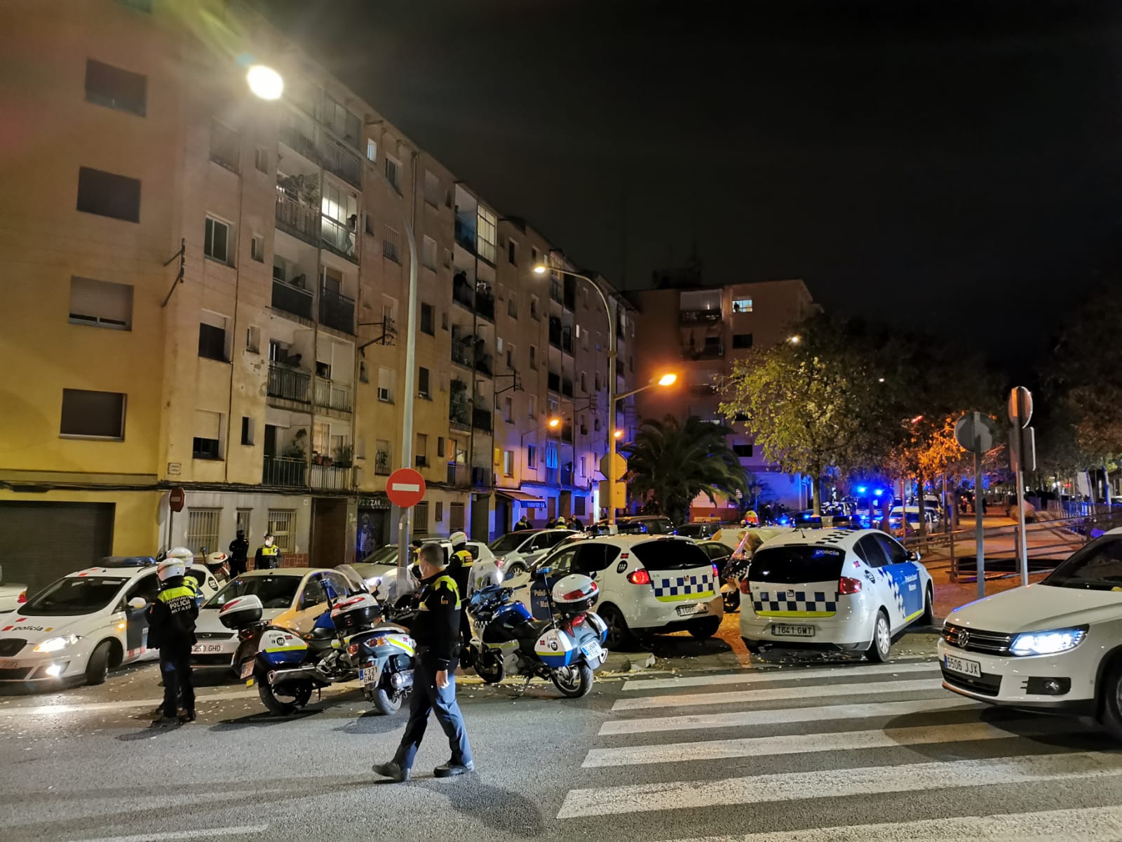 Dispositiu policial al Palau, quan es va produir una baralla a cops de matxet. Foto: R. Gallofré