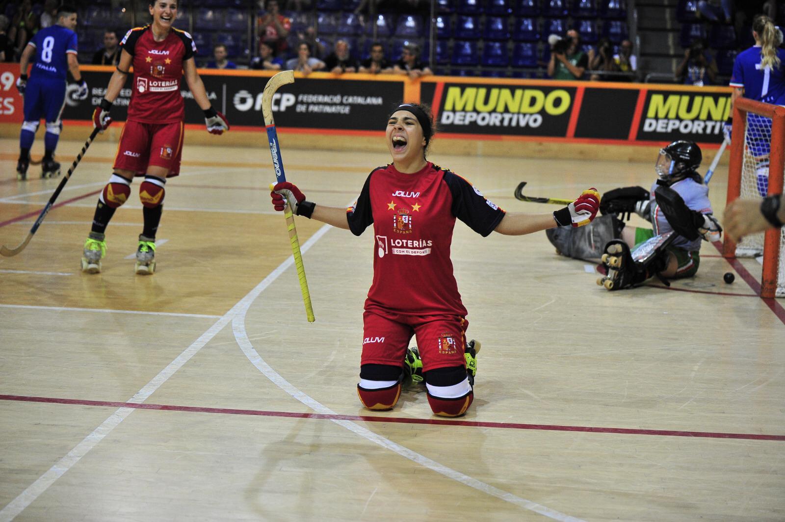 Aina Florenza celebra un gol en la semifinal del Mundial contra Itàlia.