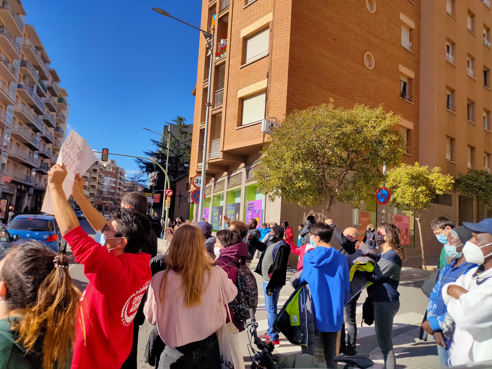 Protesta a Cerdanyola contra un acte electoral de Vox