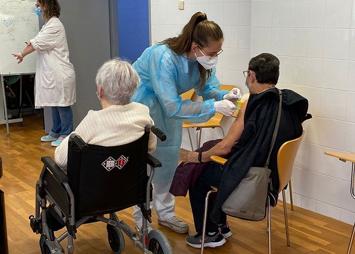 Tercera dosi de la vacuna a les residències