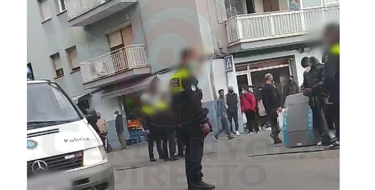 La Policia Local a Cerdanyola, durant els incidents. Foto: Cerdanyola Directo