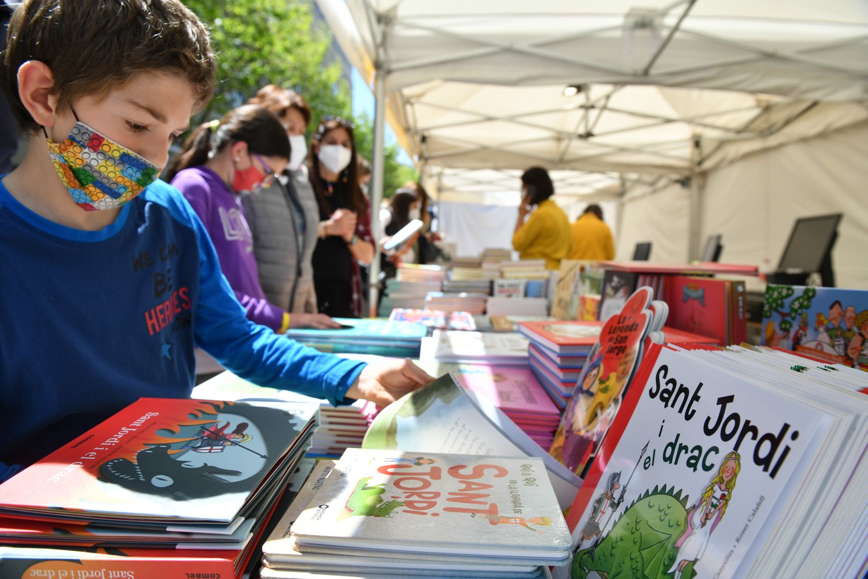 Mataró demana dur mascareta per Sant Jordi “per sentit comú”1. Foto: R.Gallofré