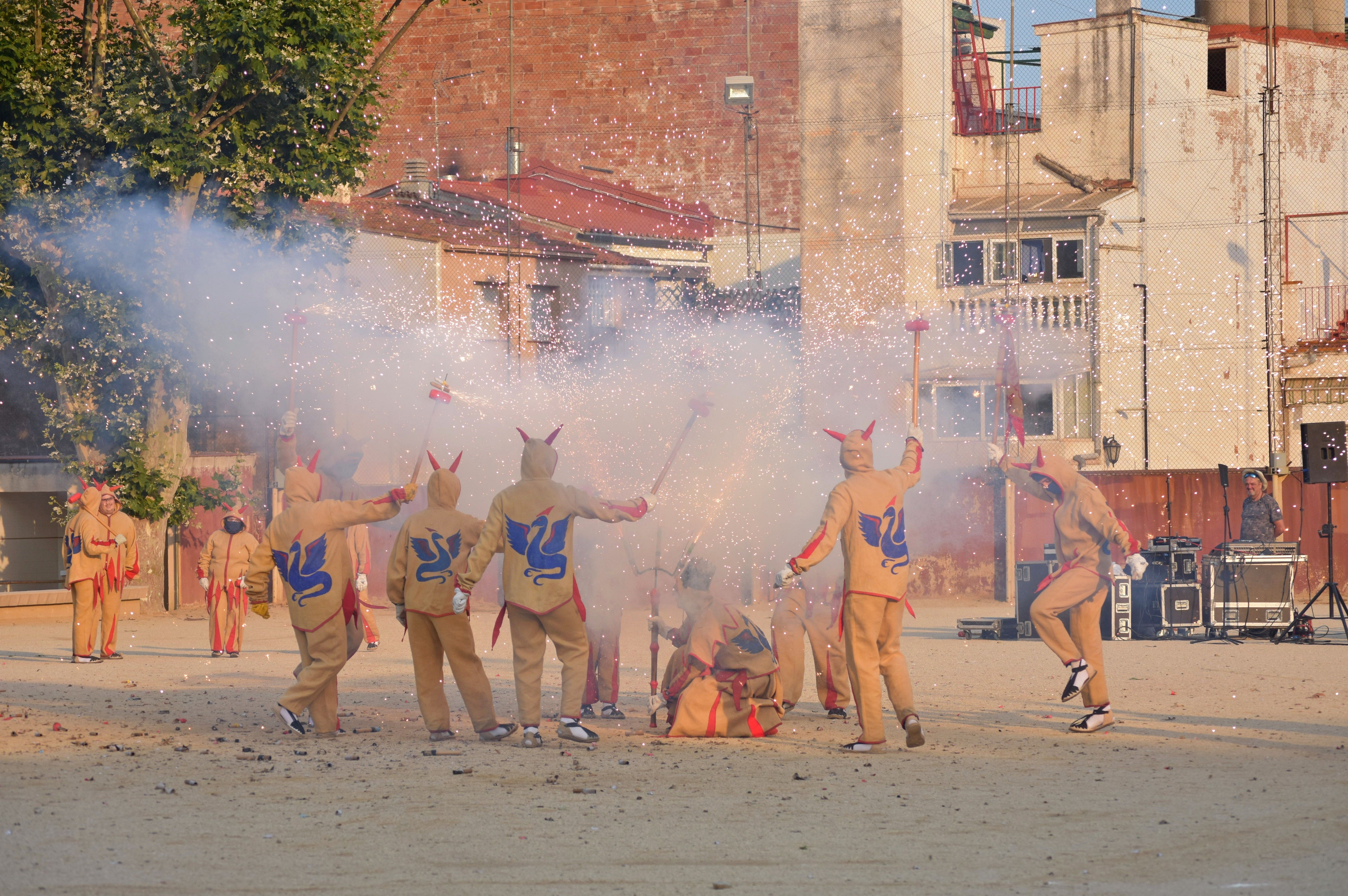 El Baile de Diablos de Mataró, en acción. Foto: J. Vivas