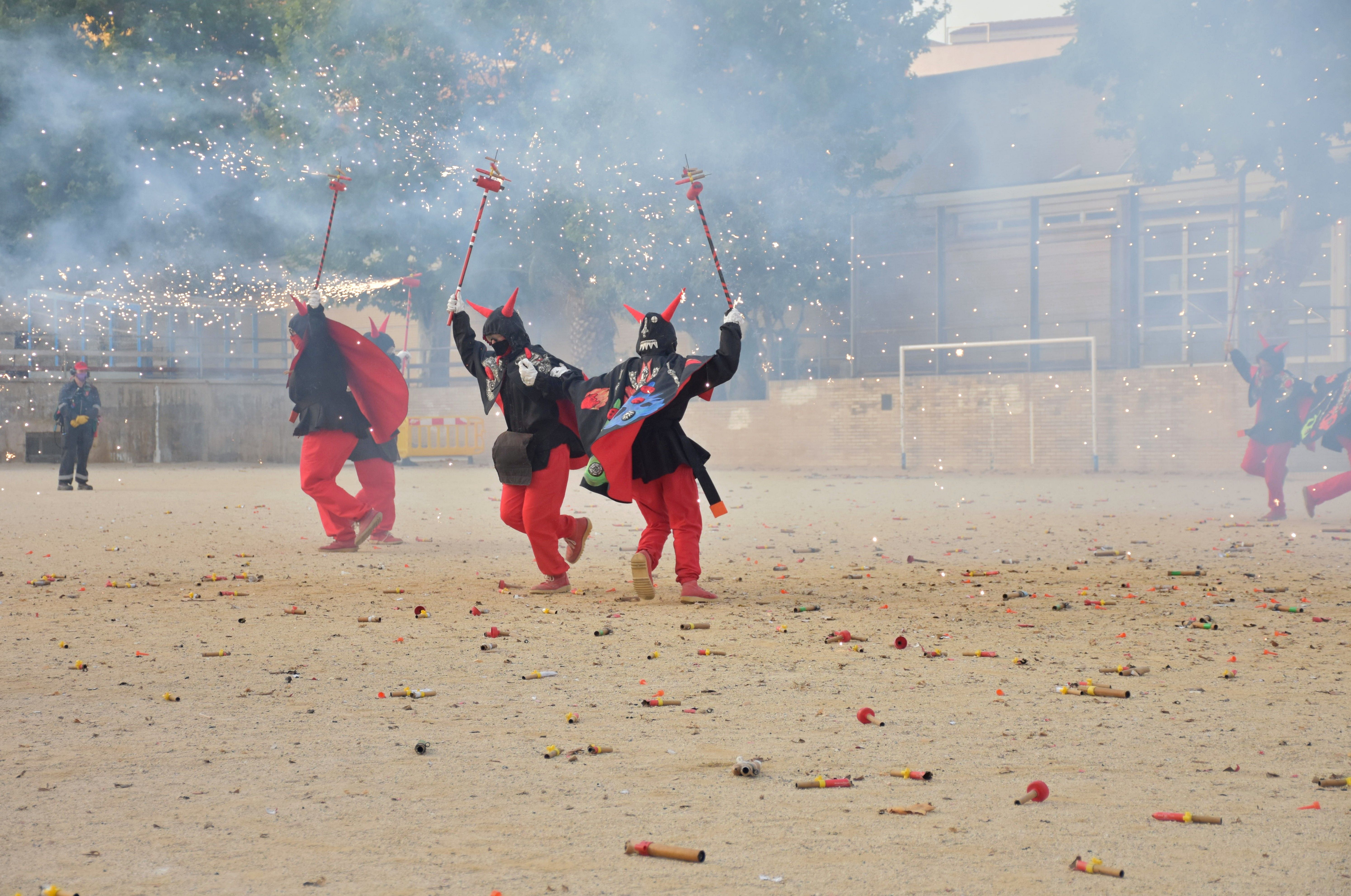 Les Diablesses ballen i cremen a la vegada. Foto: J. Vives