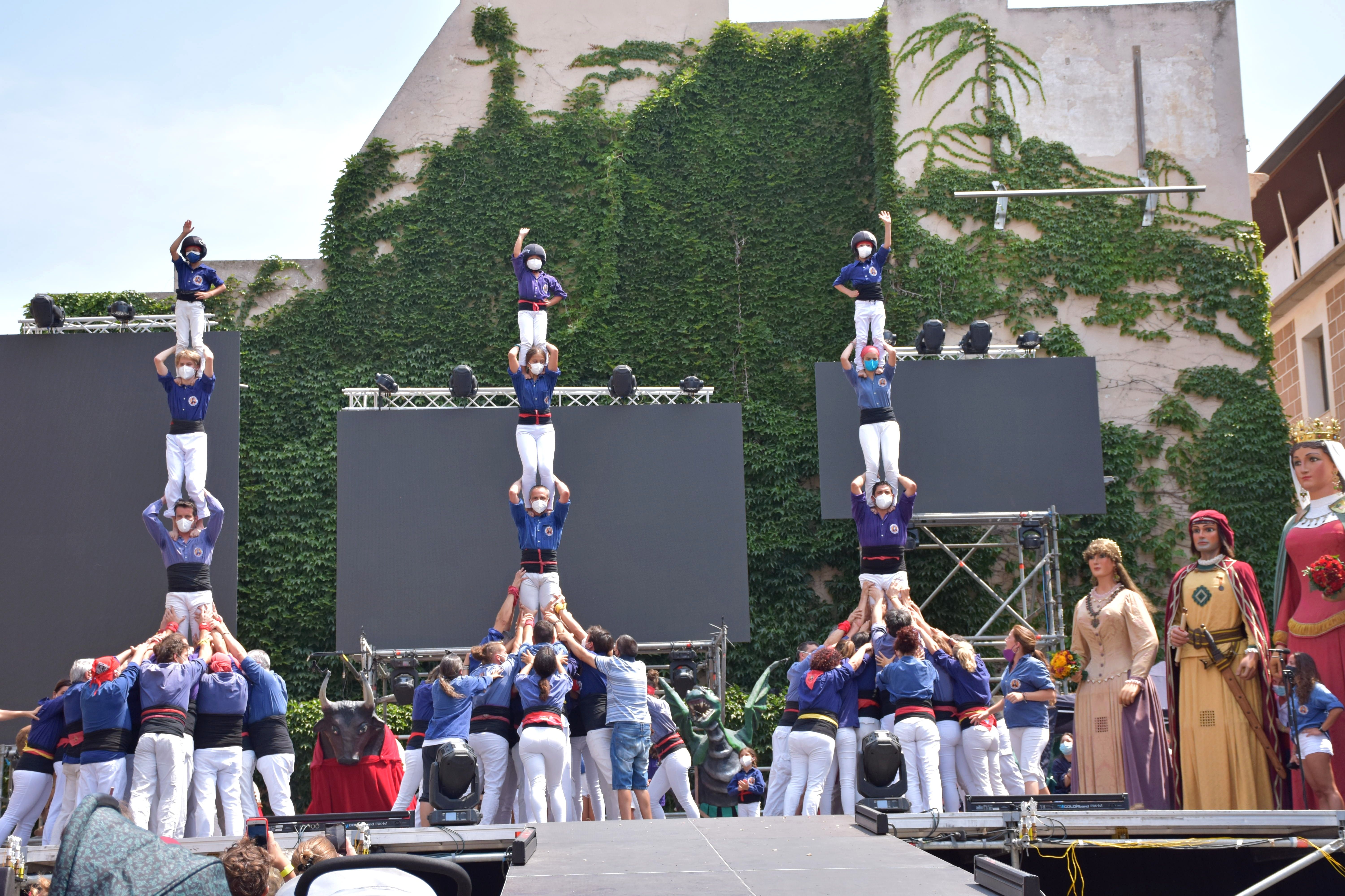 Els tres pilars simbòlics dels Capgrossos. Foto: Quim Vives