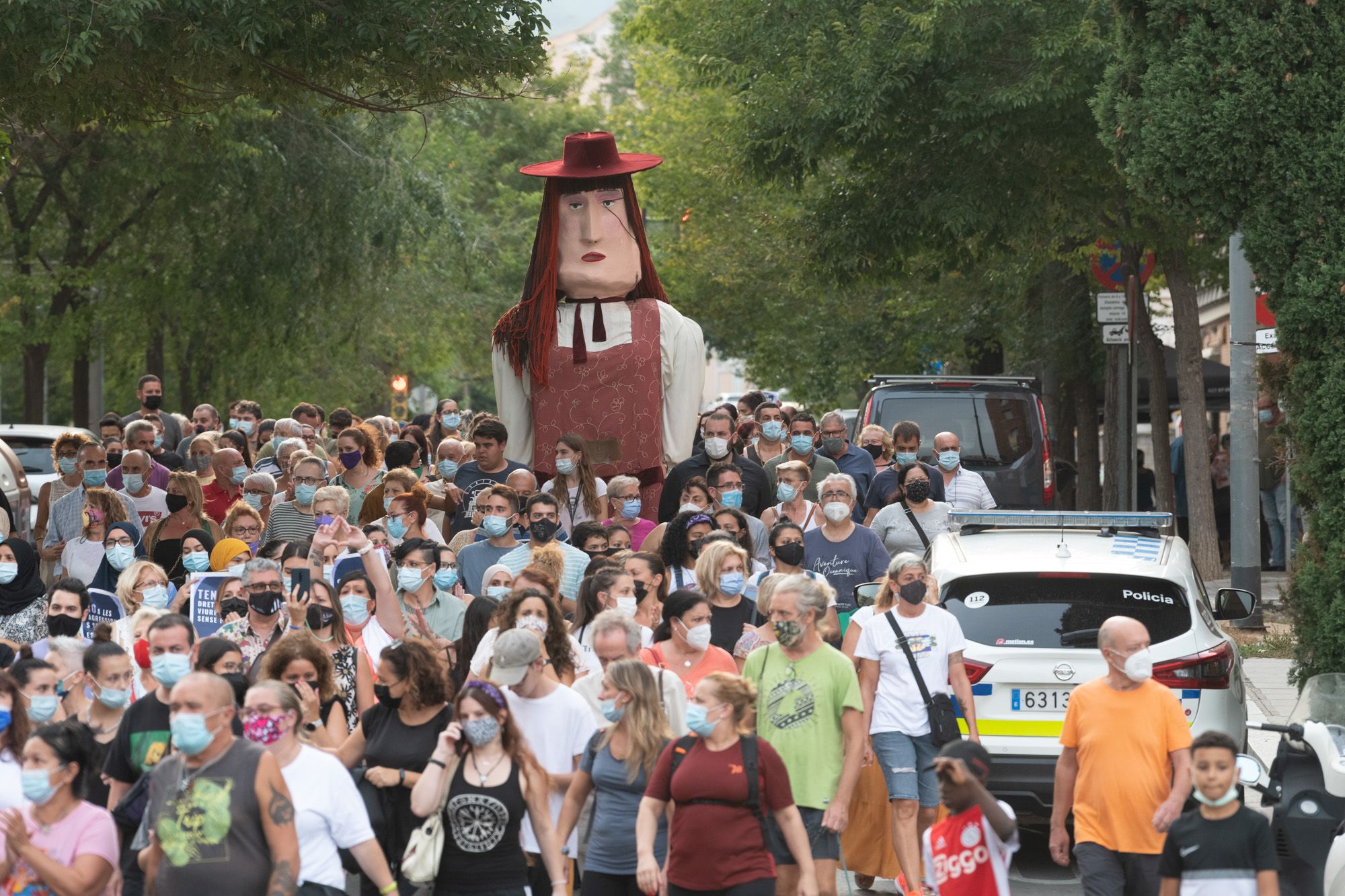 Manifestació en contra de la violació al barri de Cerdanyola. Foto: R.Gallofré