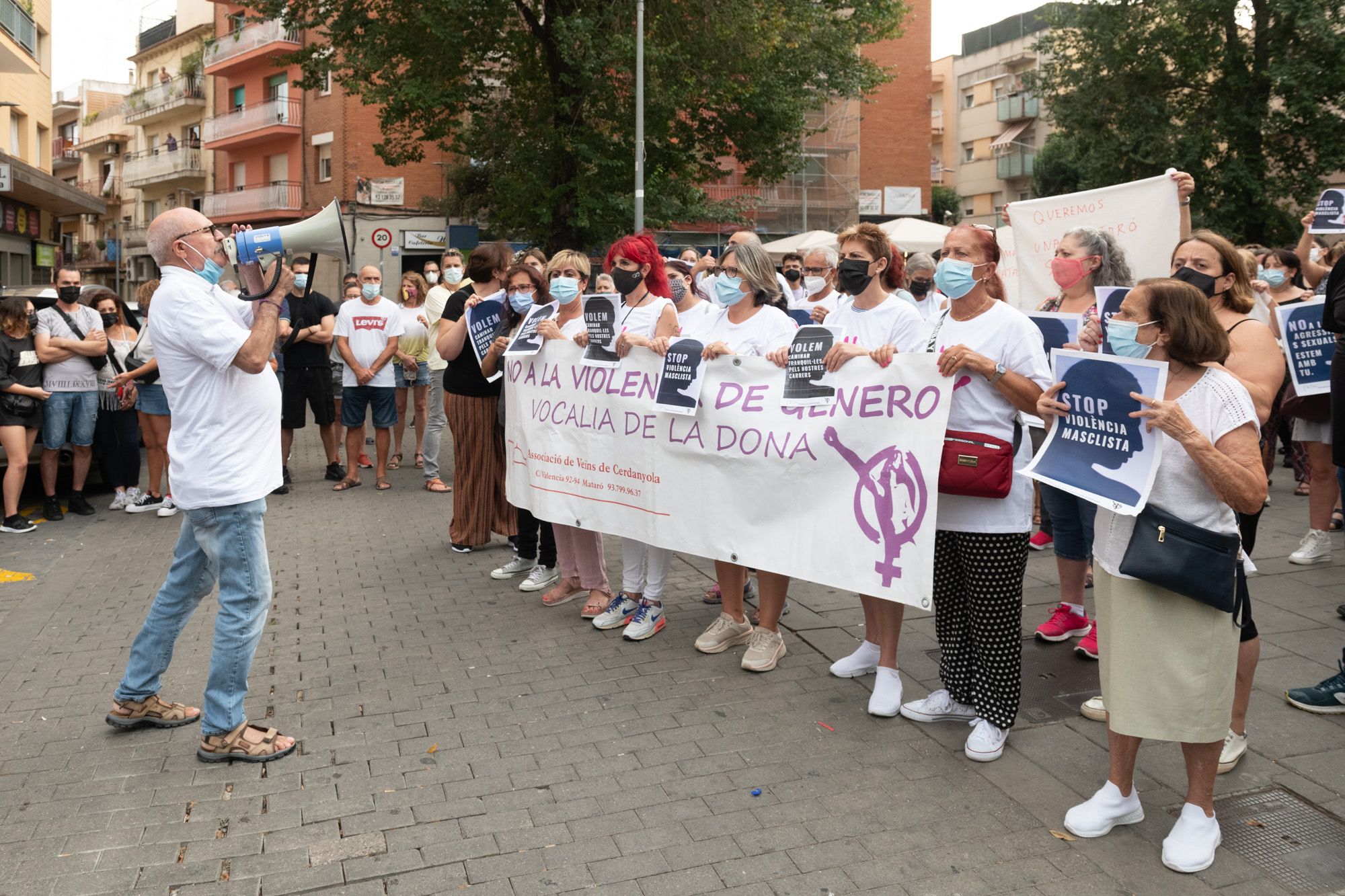 Manifestació en contra de la violació al barri de Ceranyola. Foto: R.Gallofré