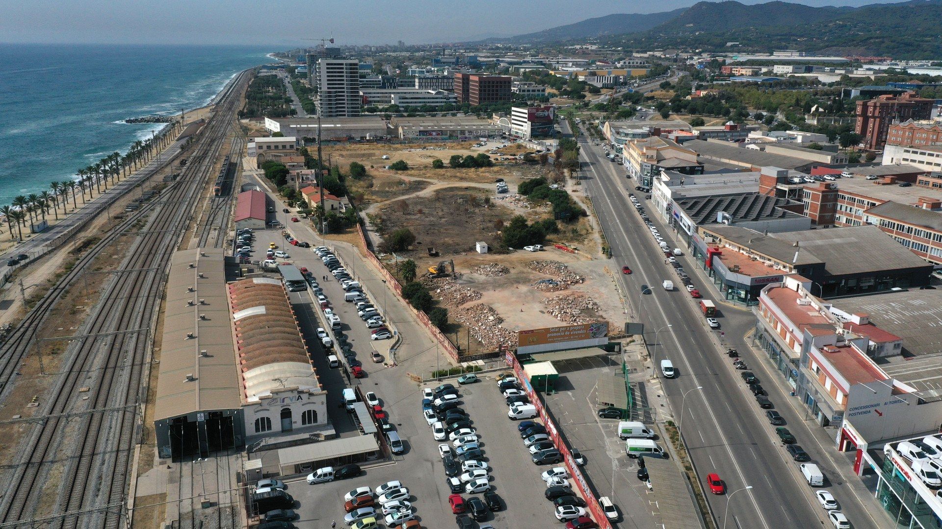 Vista del sector de Iveco-Renfe, el último gran solar de Mataró a primera línea de mar. Foto: Ayuntamiento