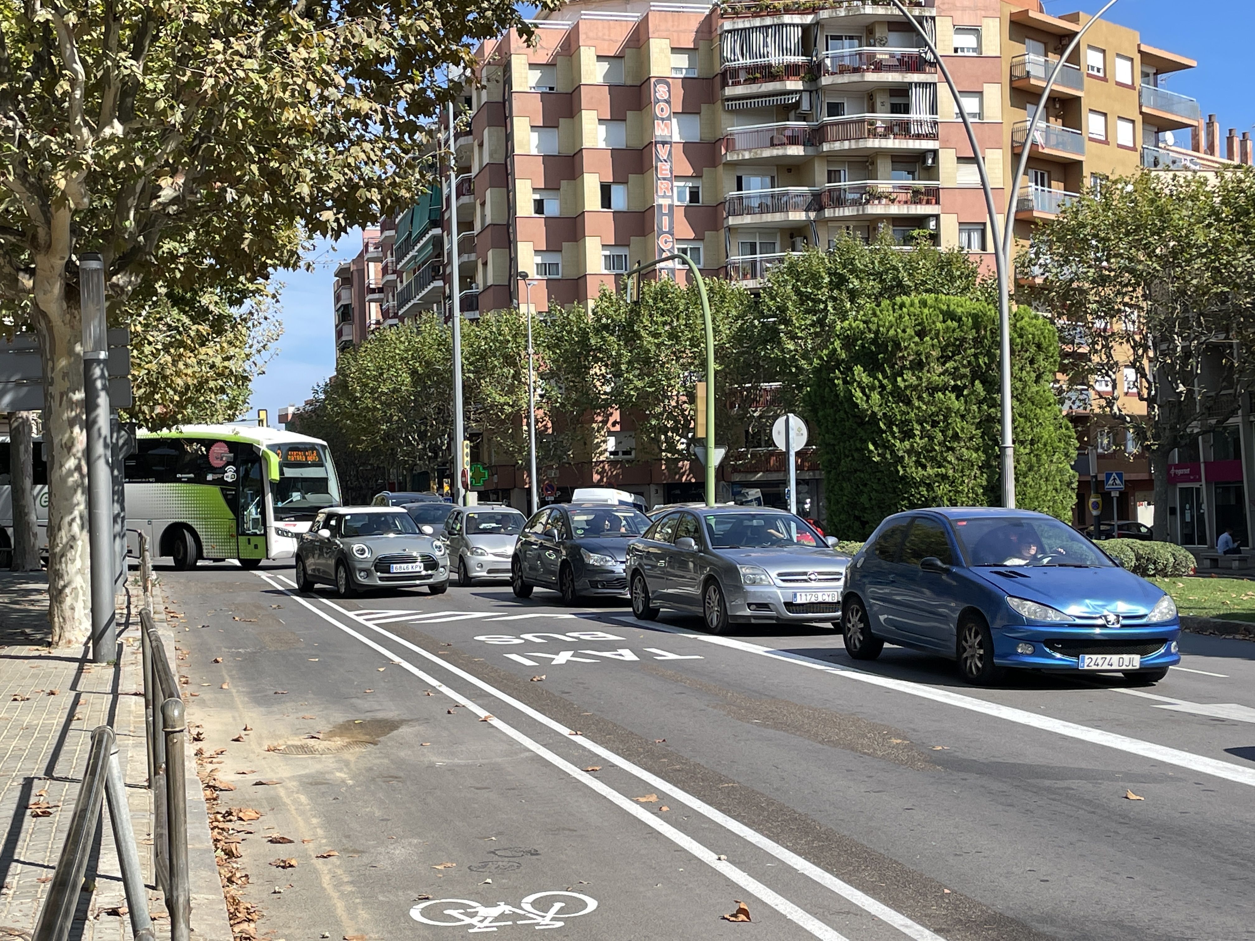 Embussos a plaça d’Espanya de Mataró . Foto: R. Gallofré Més de la meitat de vehicles mataronins, fora de la ZBE