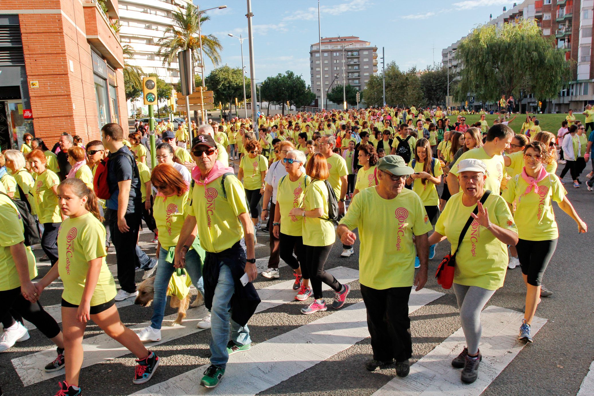 Caminada contra el càncer de mama, una de les activitats solidàries incloses al Mou-te amb el cor