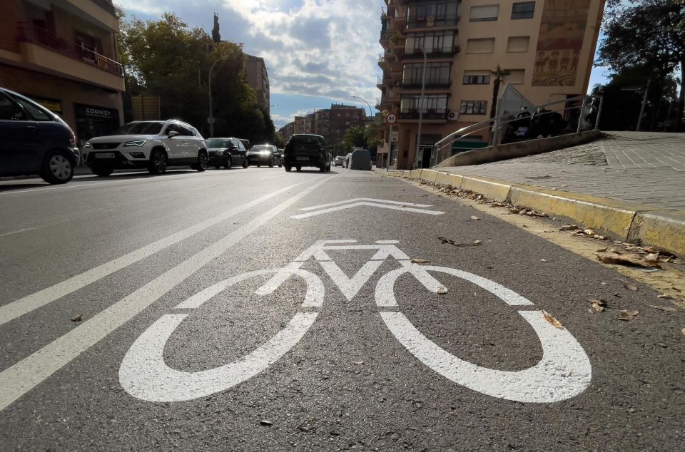 Carril bici a la Ronda O'Donnell, dins del projecte de l'Anella Ciclista. Foto: R.Gallofré