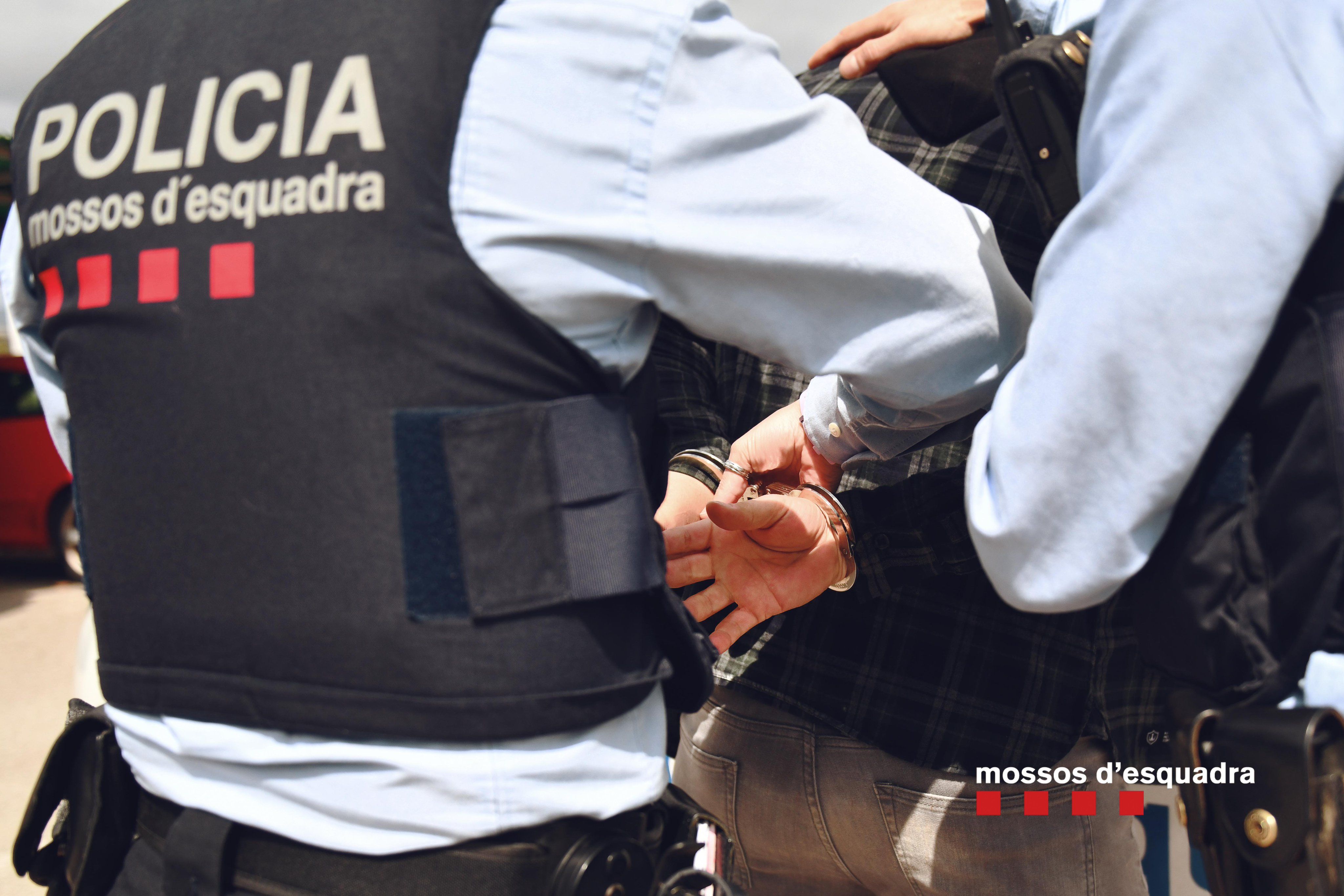 La ràpida intervenció dels Mossos va permetre detenir el lladre multireincident que havia robat el mòbil Mataró