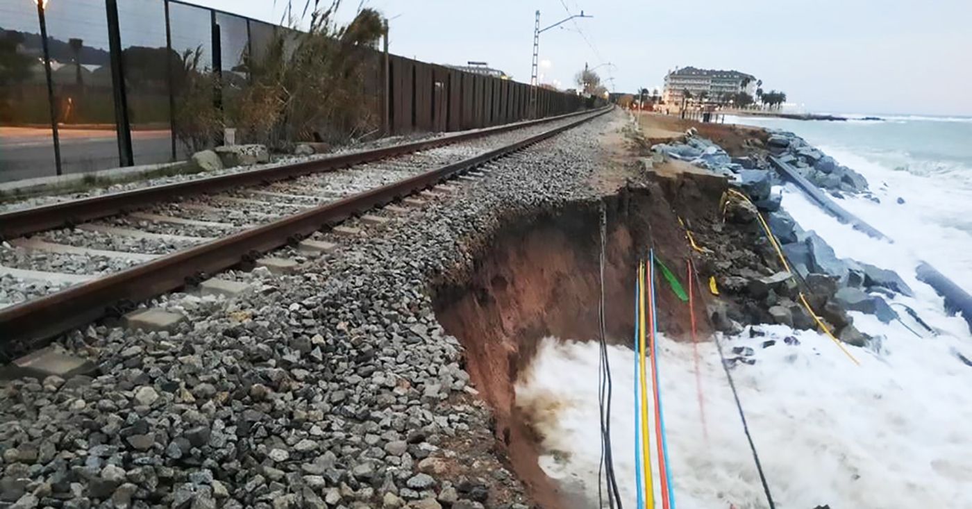 Esvoranc a les rodalies del Maresme nord, a causa del darrer temporal