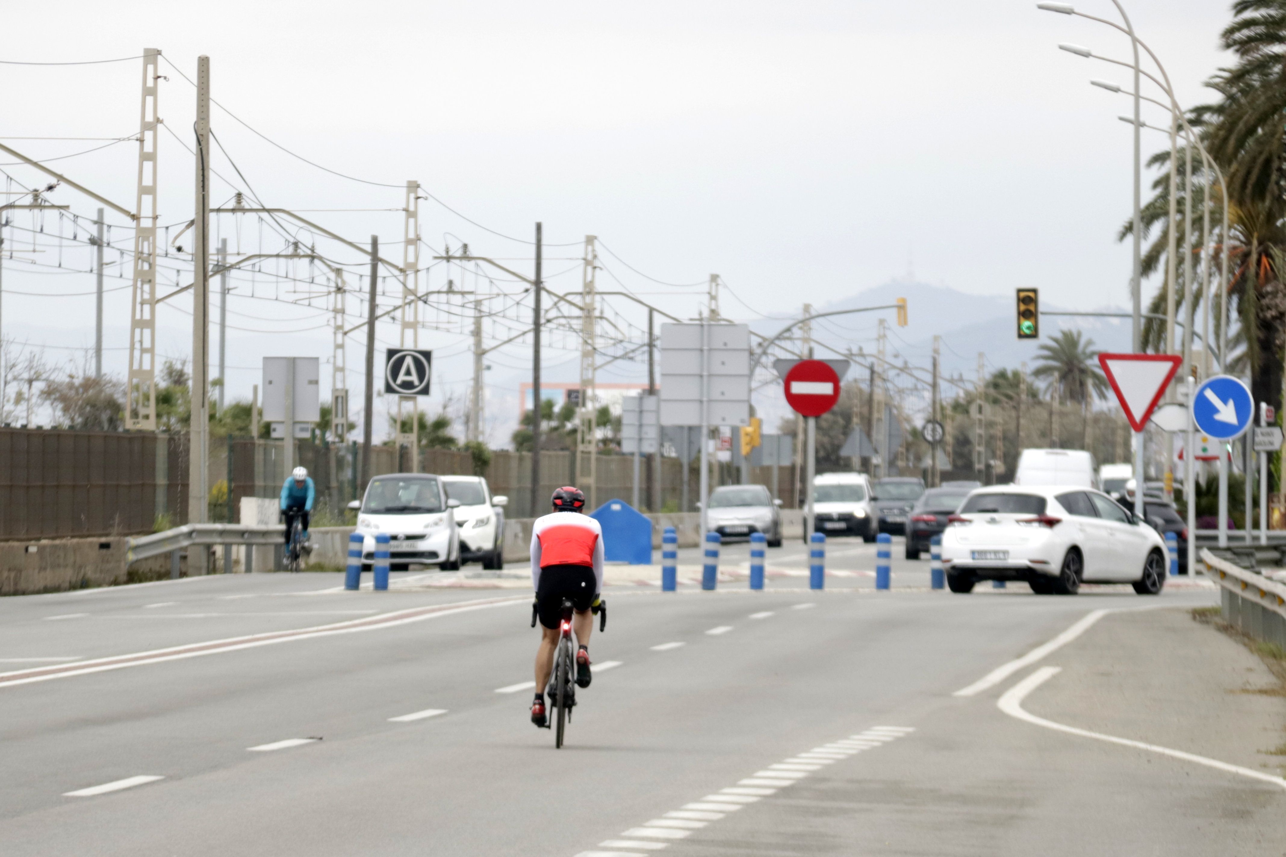 Ciclista a la N-II