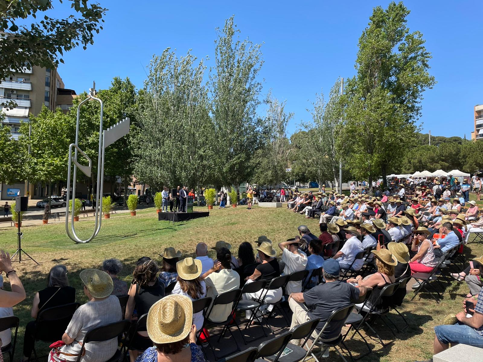 Un moment de la inauguració del Memorial Covid, al Parc Nou. Foto: M.Torrado