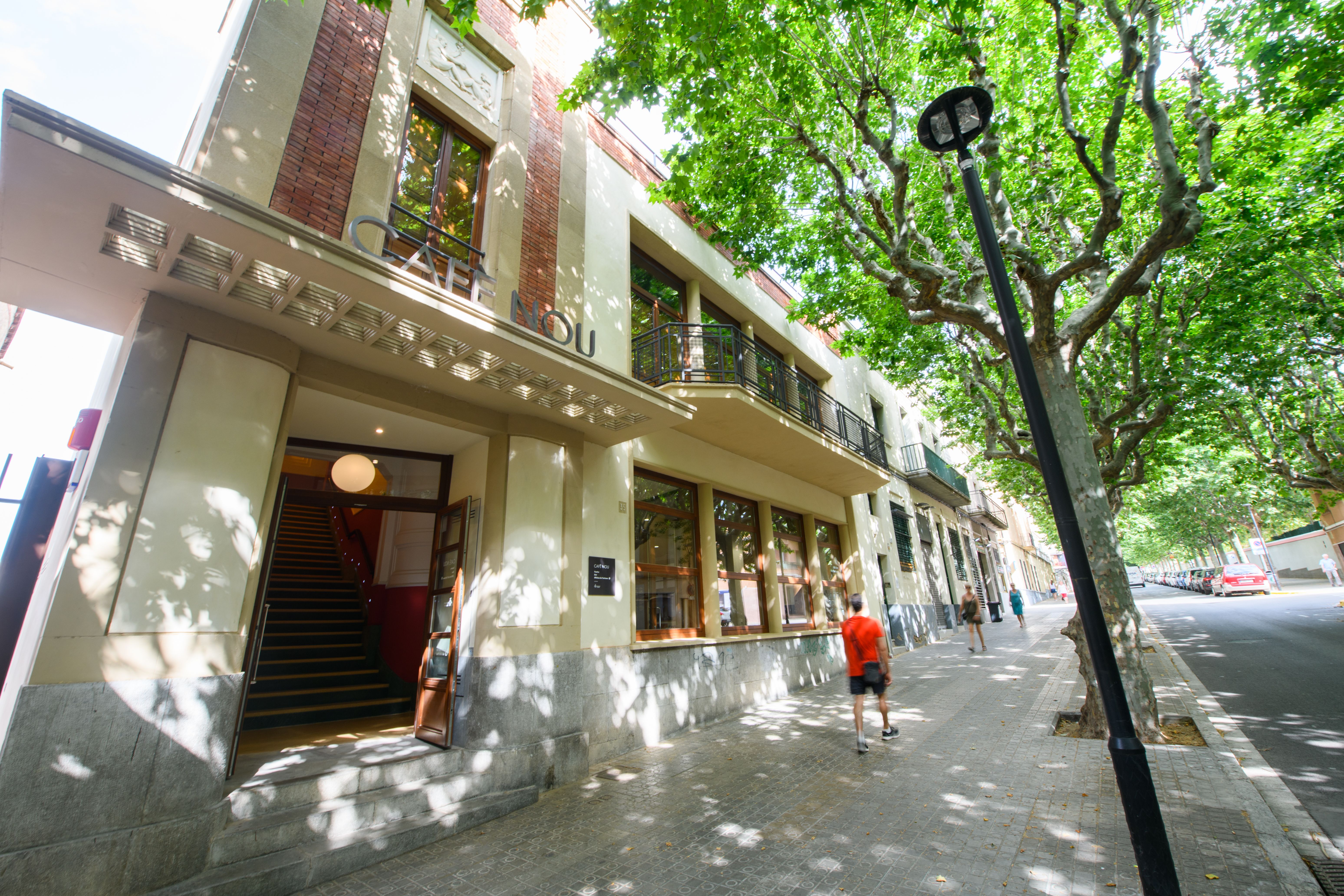 Exterior del Cafè Nou, seu del concurs.