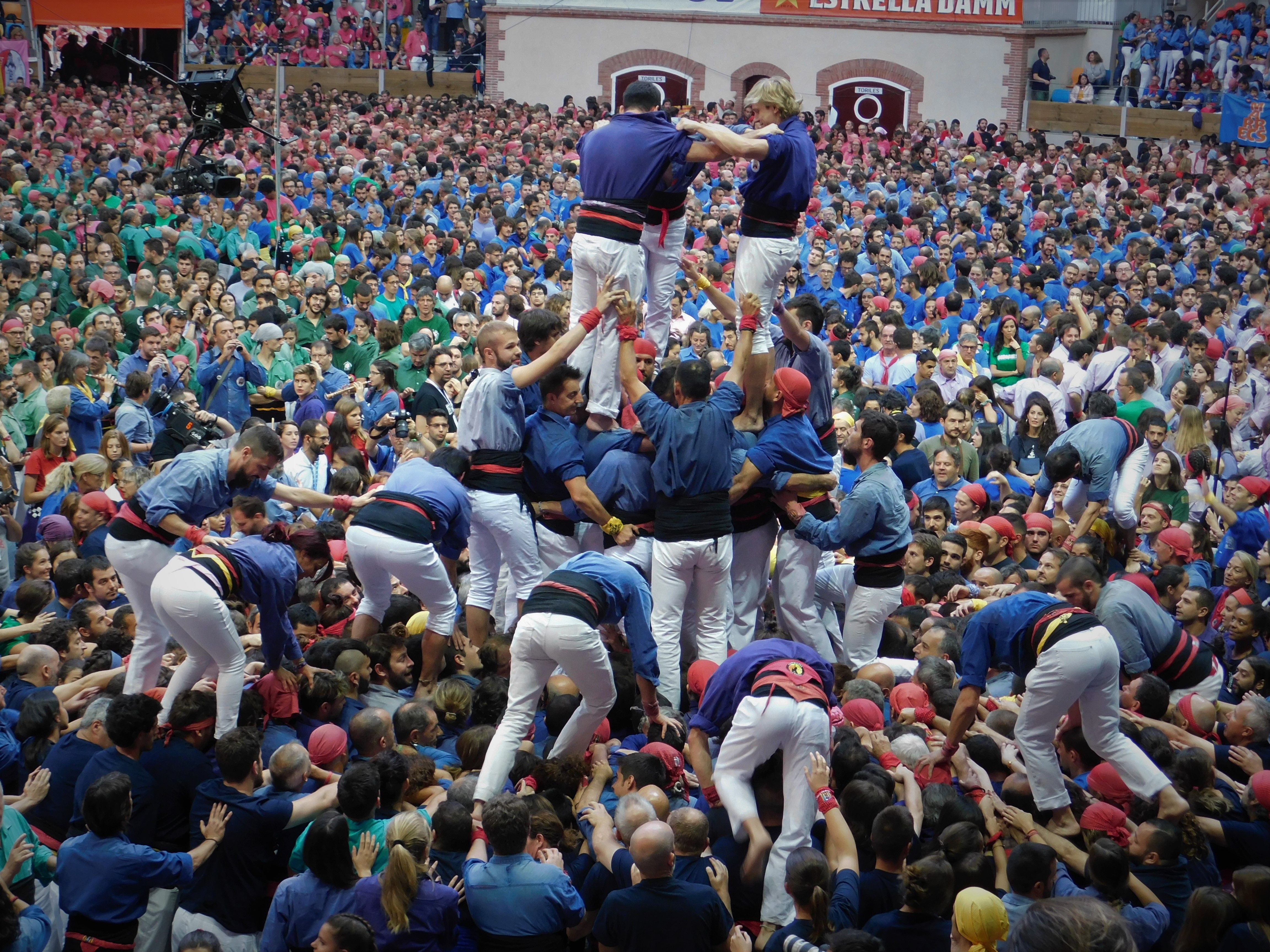 Un mes intens per poder fer dos castells de 9 al Concurs.