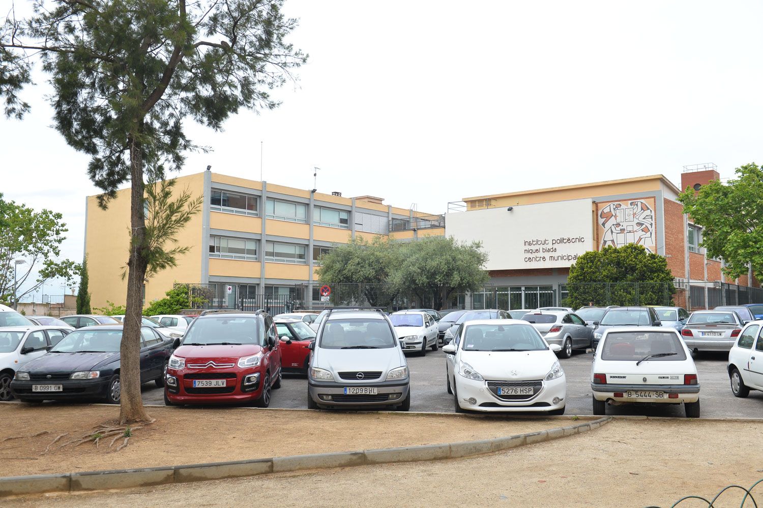 Exterior del instituto Miquel Biada. Foto: R.Gallofré