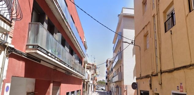 El carrer Sant Jordi, on es troba el bloc afectat.