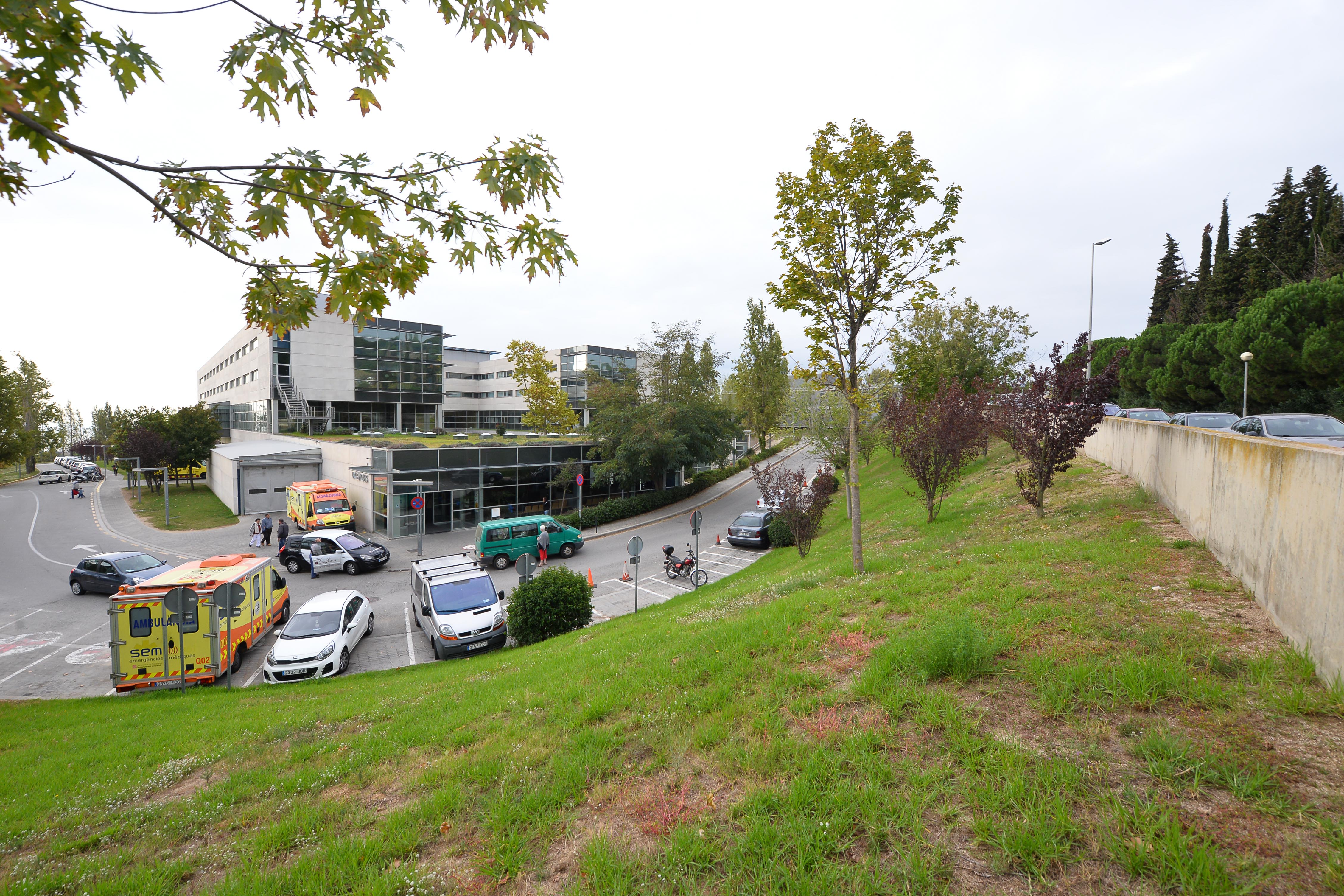 Acceso a urgencias del Hospital de Mataró. Foto: R. G.