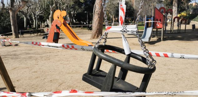 Àrees de joc tancades, una de les imatges de la Covid a Mataró. Foto: R. Gallofré