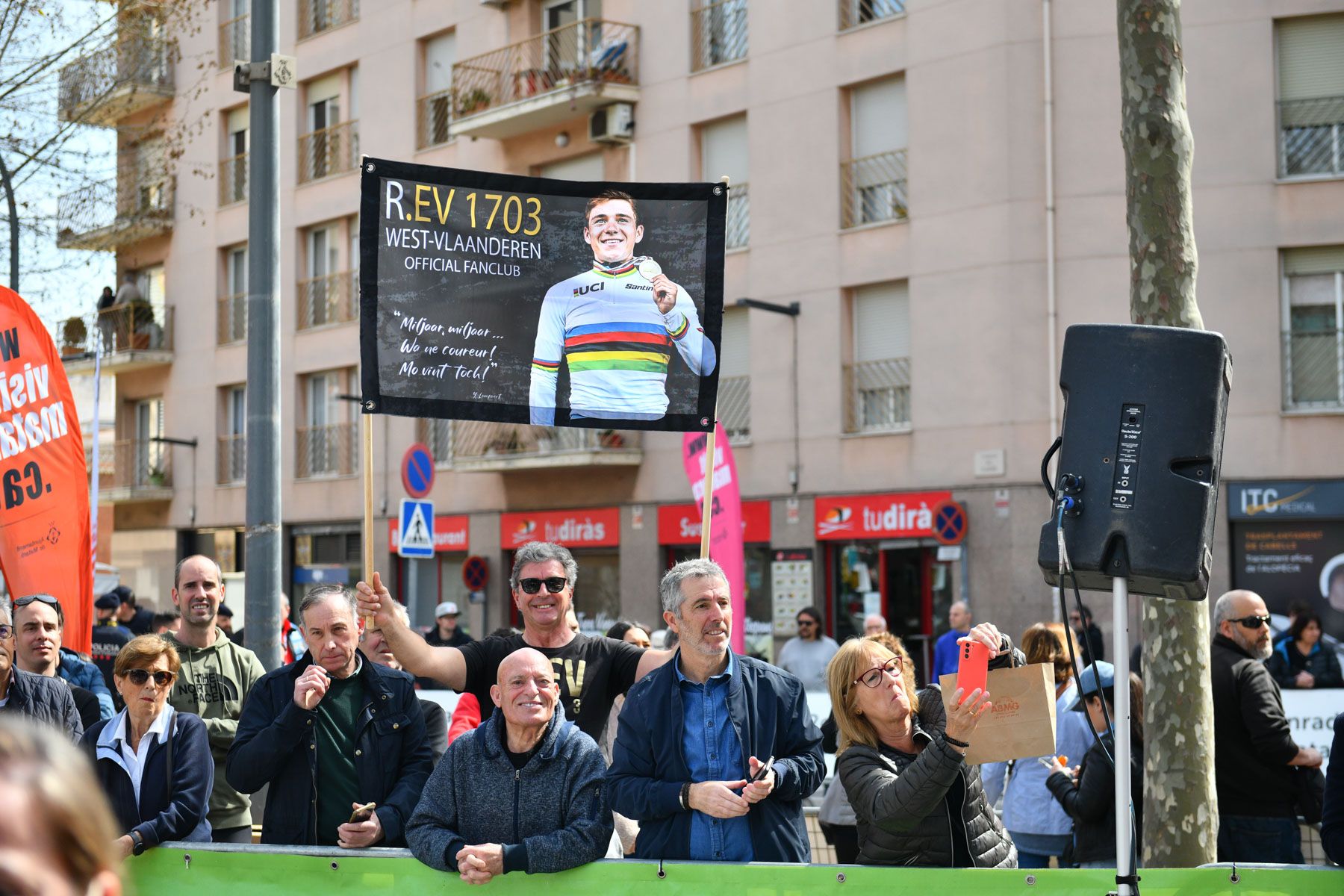 Claca de Remco Evenepoel a La Volta ciclista Catalunya. Foto: R.Gallofré