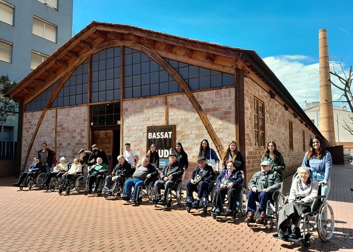 Alumnes de Col·legi Mare de Déu de Lourdes durant una visita a la Nau Gaudí  700