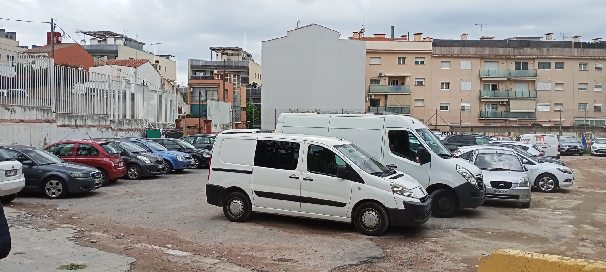 L'actual aparcament al solar de l'antic Menéndez y Pelayo