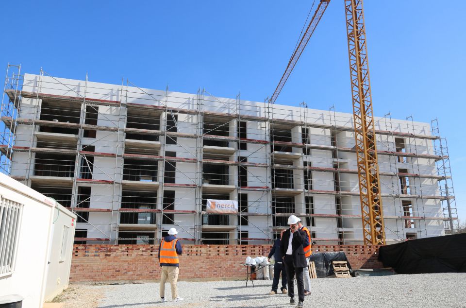 Construcció d'habitatge al Maresme, on el lloguer és massa car