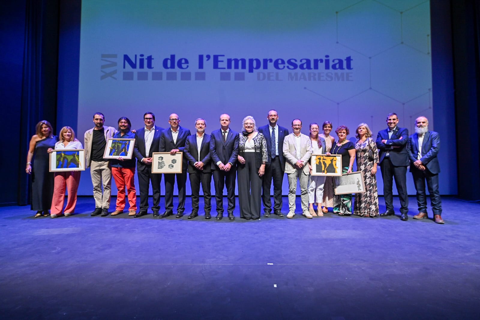 Foto de família final de la Nit de l'Empresariat del Maresme 2023. Foto. FAGEM