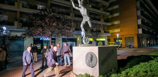 Ofrena floral a Miquel Biada, un clàssic de cada 28 d'octubre. Foto: R. Gallofré