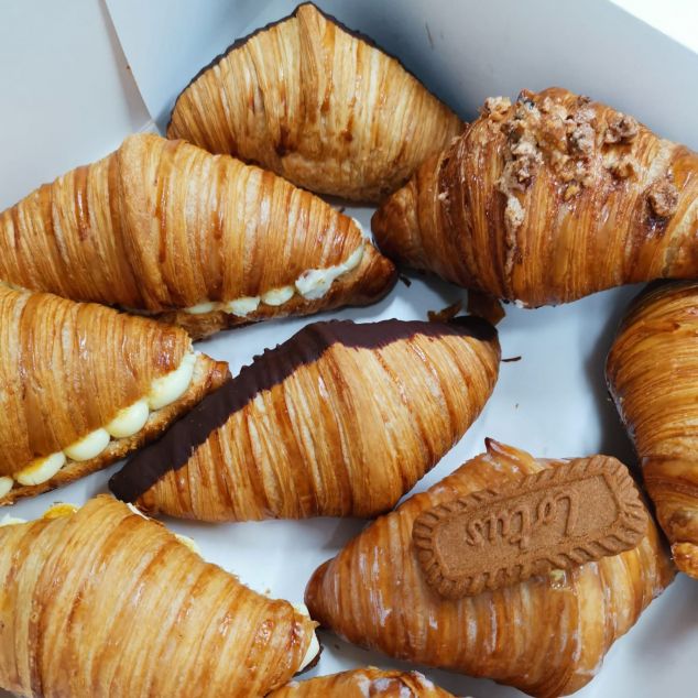 Diferents croissants de Sacher del Dia Internacional