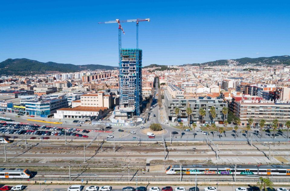 Torre Barceló, que serà tota de venda. Foto: R. Gallofré