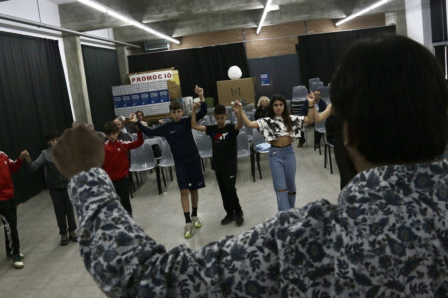 Una sardana amb 'flow' per acostar la dansa als alumnes d'ESO