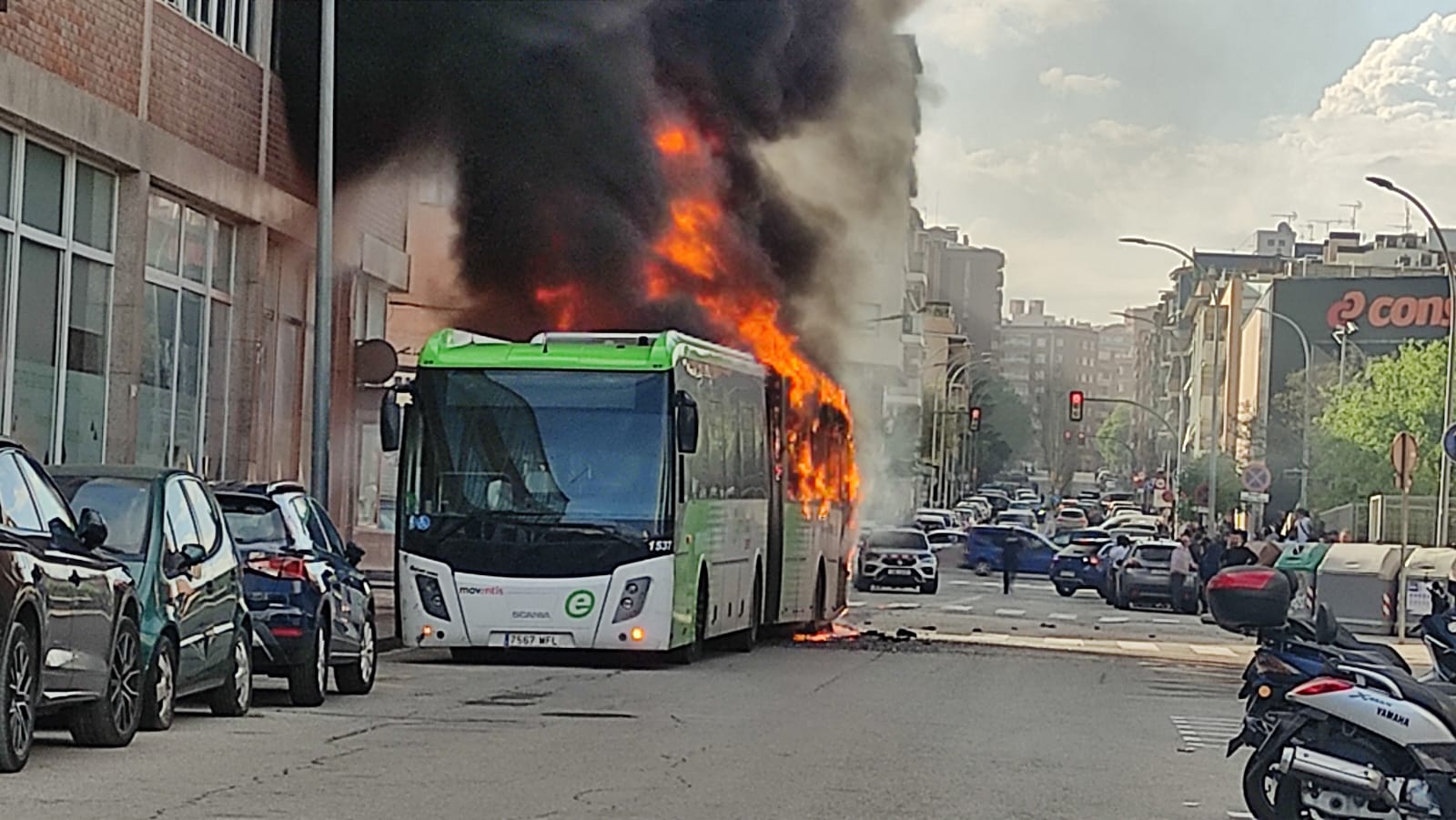 L'autobús que es va encendre Els conductors reclamen millorar el manteniment dels busos