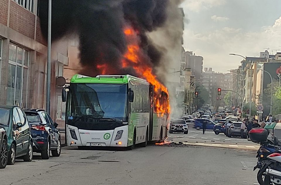 L'autobús cremant.