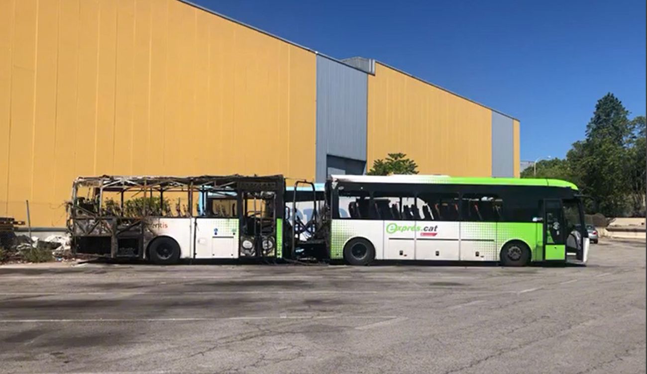 L'autobús incendiat a principis de setmana, que cobreix el trajecte Mataró-Barcelona. Font: Comitè d'Empresa