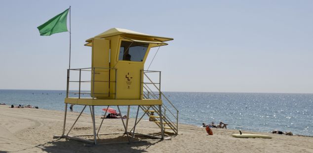 Socorristes a les platges de Mataró. Foto: ACN