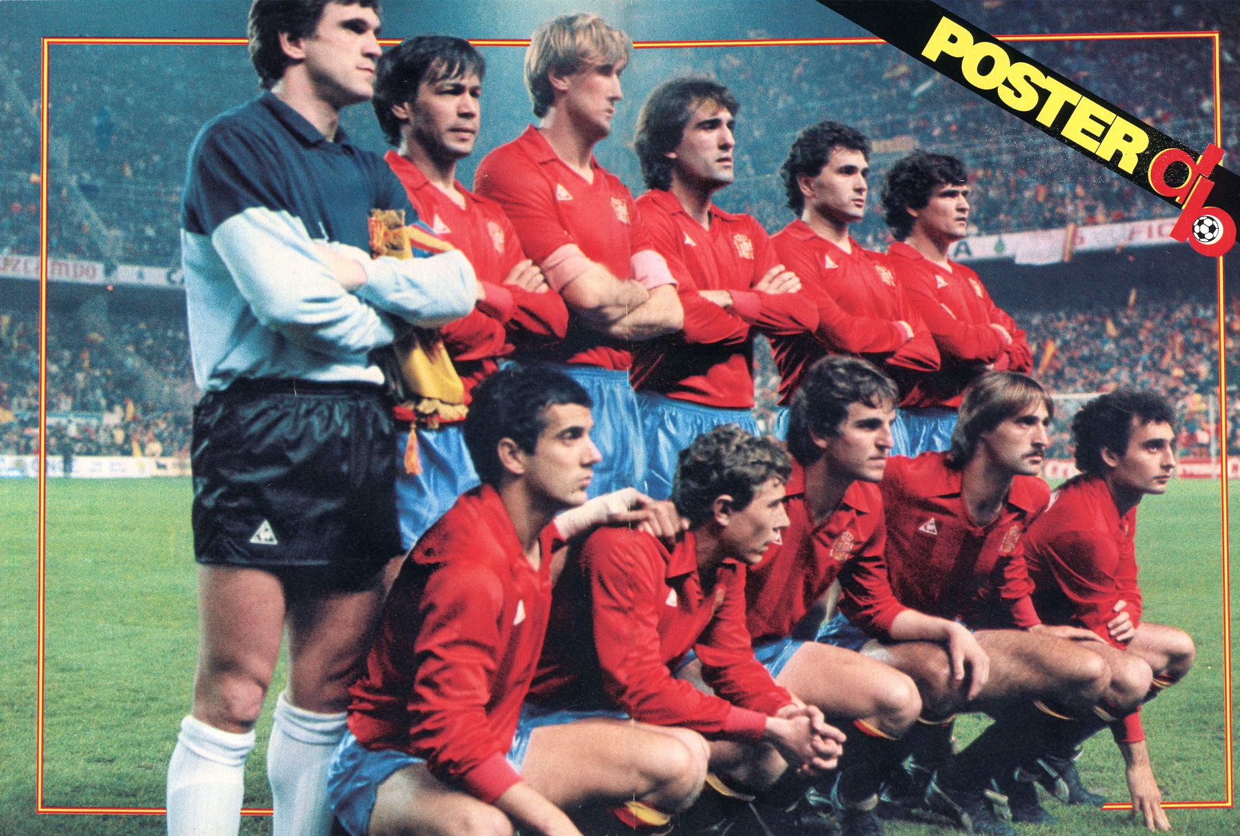 Paco Clos a l'Espanya-Croàcia de 1985, segon ajagut a la dreta