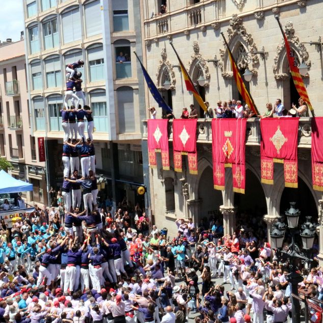 El 4 de 9 dels Capgrossos a Terrassa. Foto. ACN