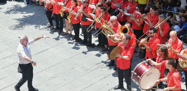 1 4La Banda, l'Agrupació Musical del Maresme, en un moment de Les Santes. Foto: R. Gallofré