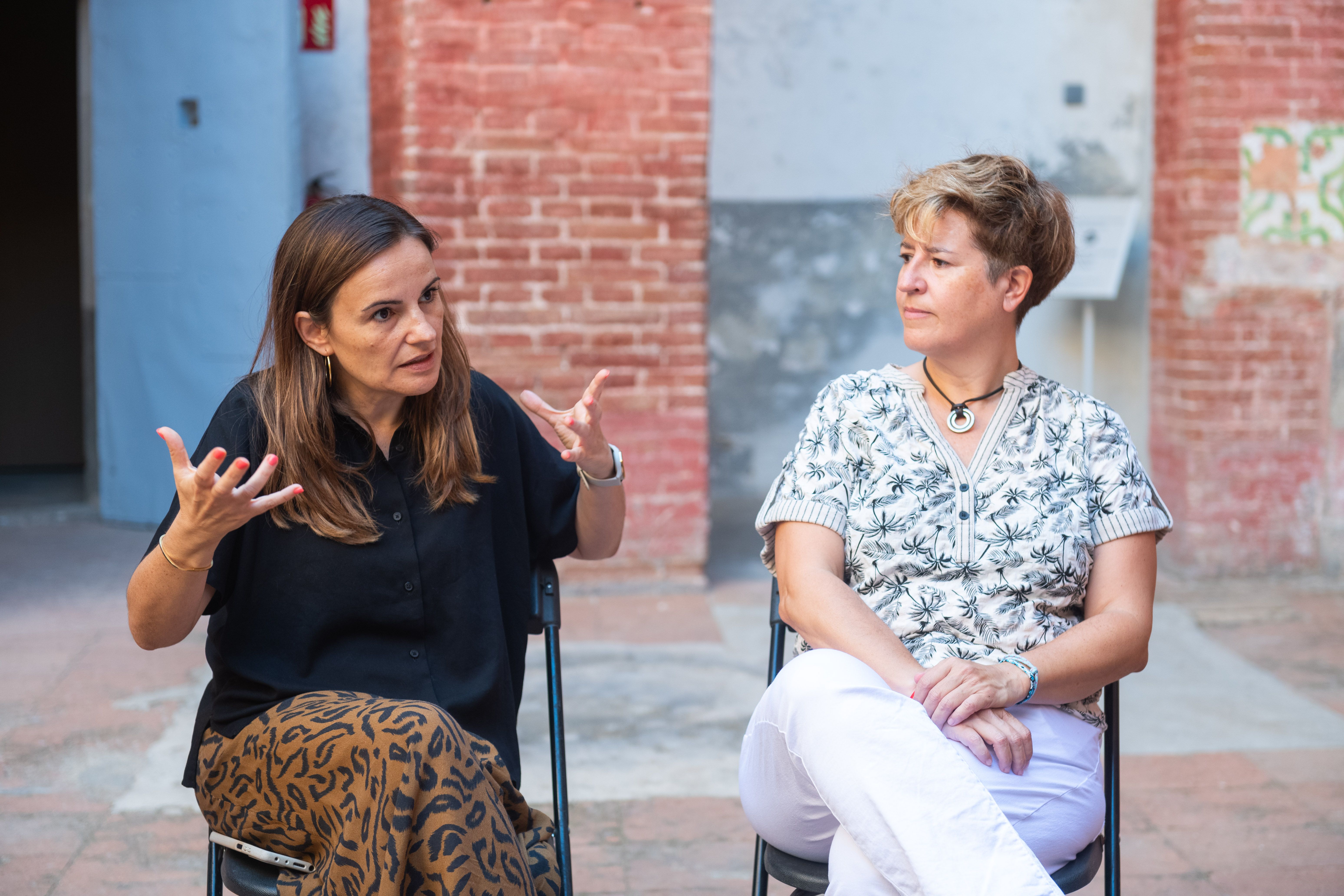 La coordinadora de la Biennal, Gemma Segarra, i la regidora de Cultura, Heidi Pérez | R. Gallofré