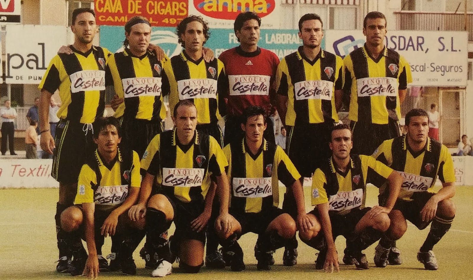 Una alineació del CE Mataró 2003-2004, la temporada dels brasilers