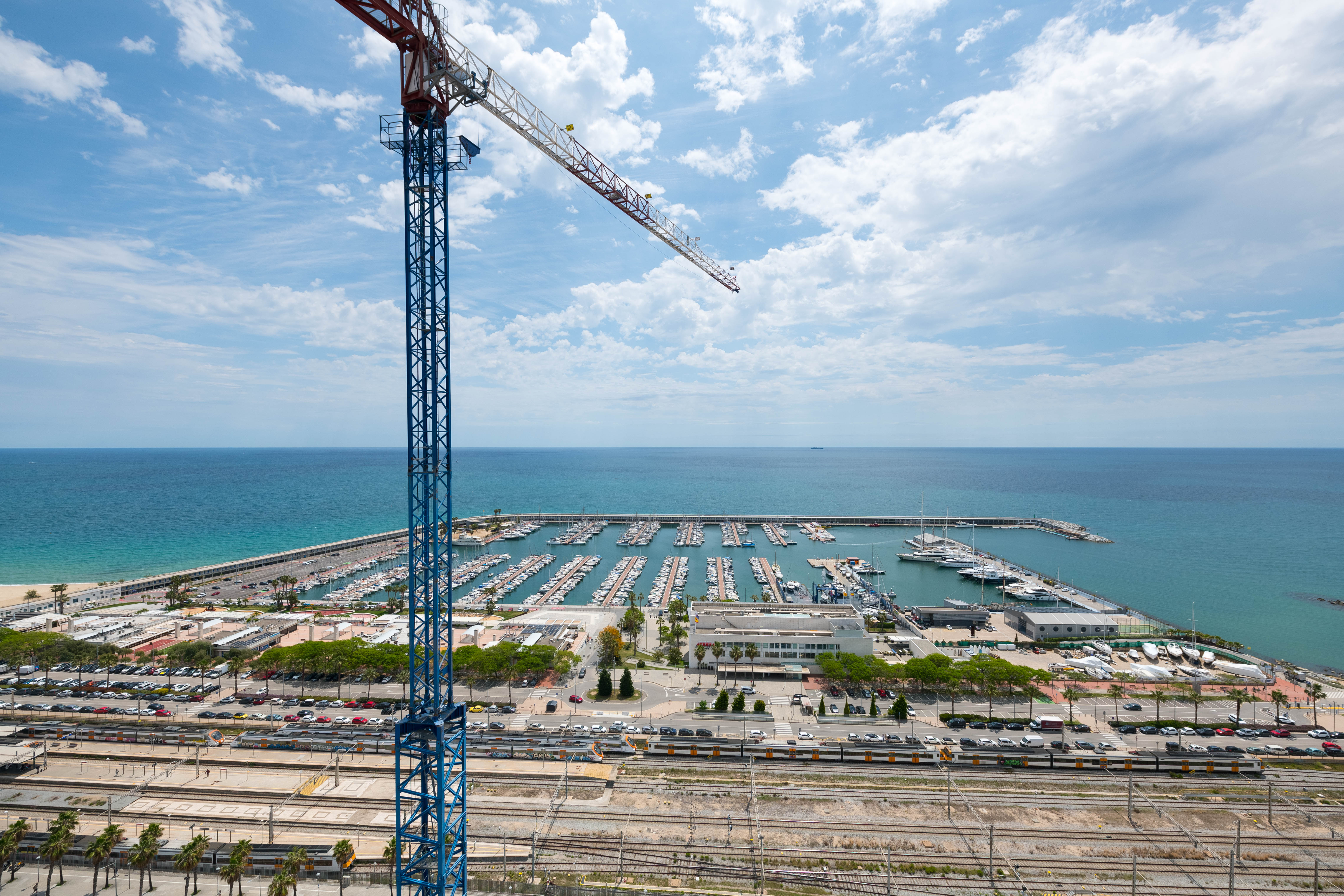 De la ciutat del tèxtil a la dels serveis i la construcció