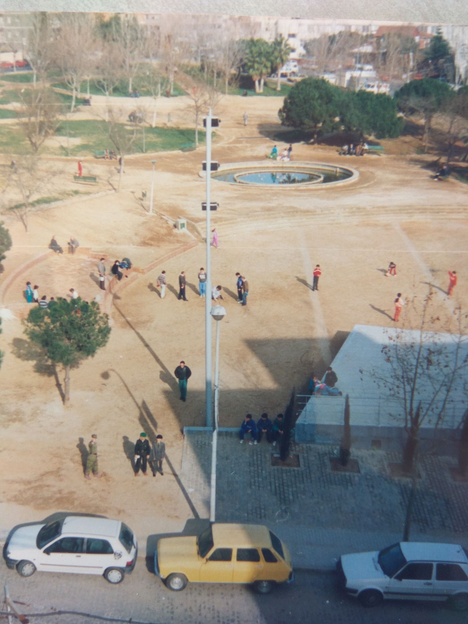 Una fotografia del Parc de Cerdanyola des de l'avinguda de la Gatassa, en els anys noranta